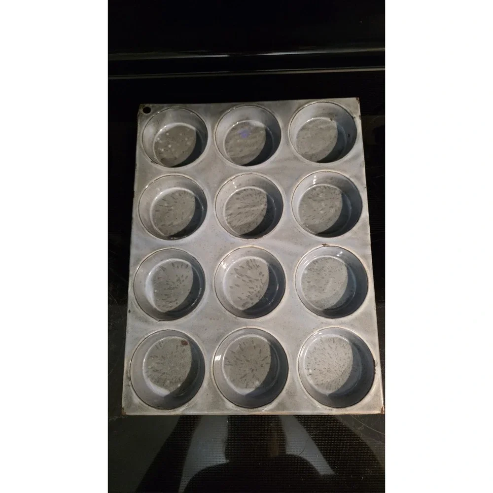 VTG Grey Enamel 12 Muffin Pan Farmhouse Cottage Kitchen Decor Bakeware 14.5